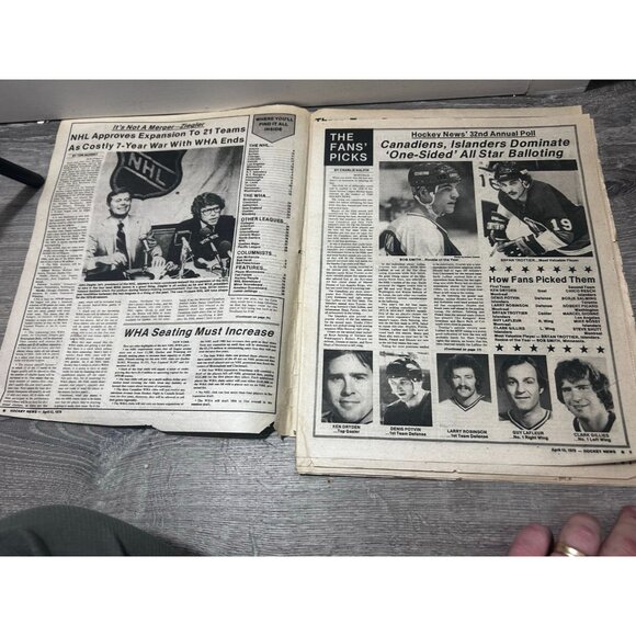 The Hockey News Bobby Clarke Dwight Foster Paperback April 13,1979 - Picture 2 of 5